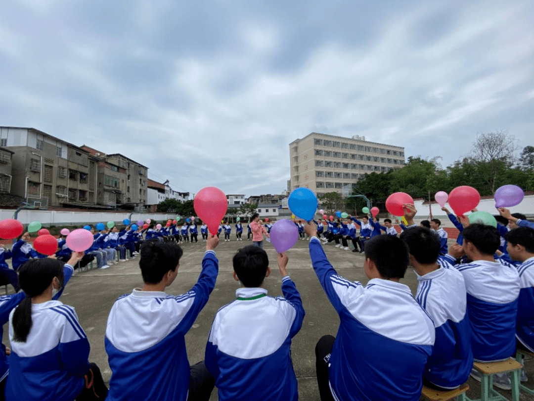 隆昌五中图片图片