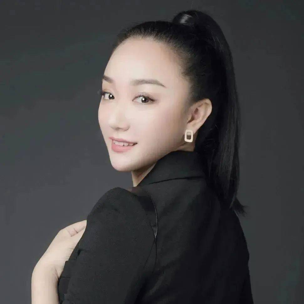 孙 彤张 淼李婧怡崔妍子郭珈仪邢 莹演职员表剧本整理,指导老师