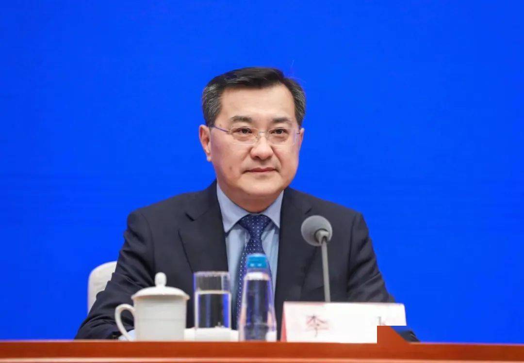 李飞出席国新办发布会介绍第三届中非经贸博览会及中非经贸合作有关