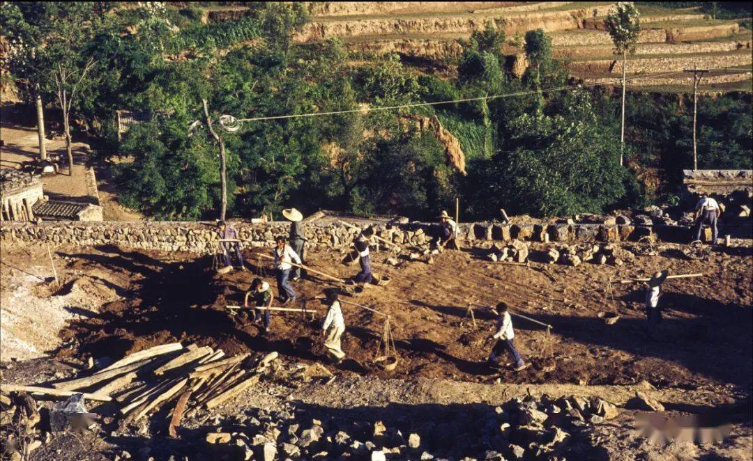 "农业学大寨",六七十年代的大寨村_小山村_历史_真相