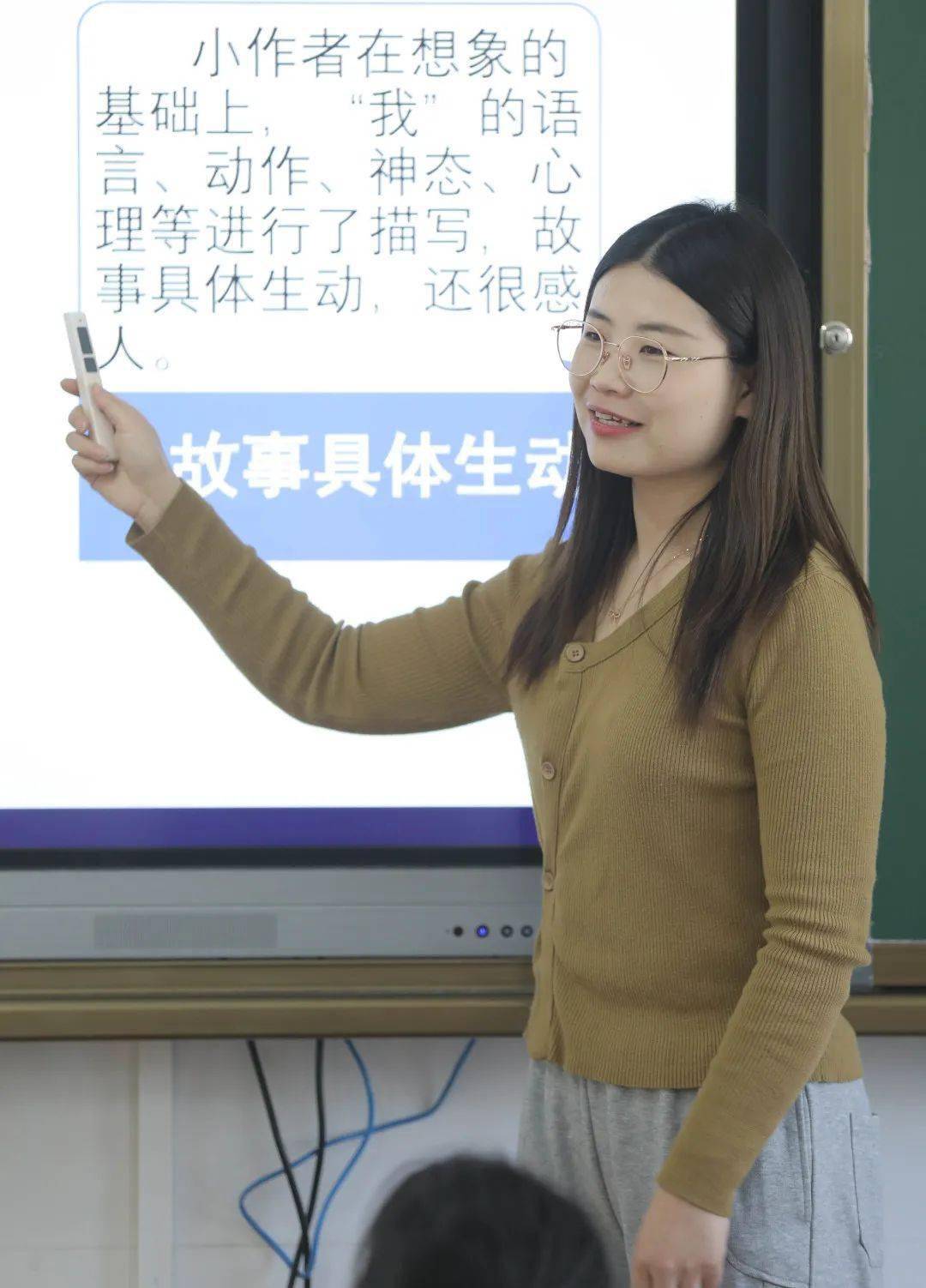 刘涛二级教师,现任四七班语文教学和班主任工作.