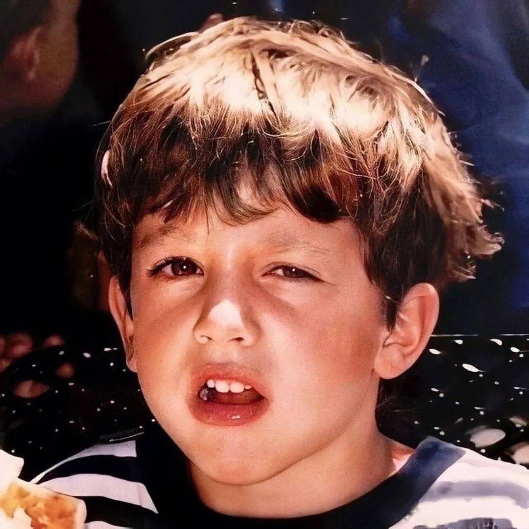 断眉哥charlie puth澳洲巡演!预售今天2点开启!巨星降临这还不冲!