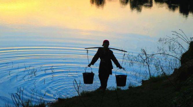 客家话"揩水"是什么意思?_担杆_客家人_系子