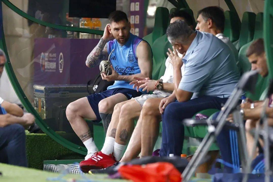 梅西训练前在运动员席喝的马黛茶是什么茶?_阿根廷_南美_中国