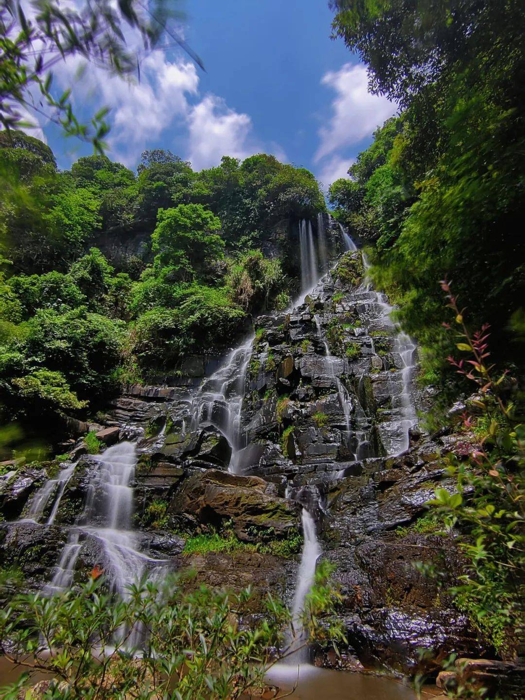 蒙山县最美瀑布——三妹瀑布藏不住啦!_韦巧明_瑶族乡_梧州市