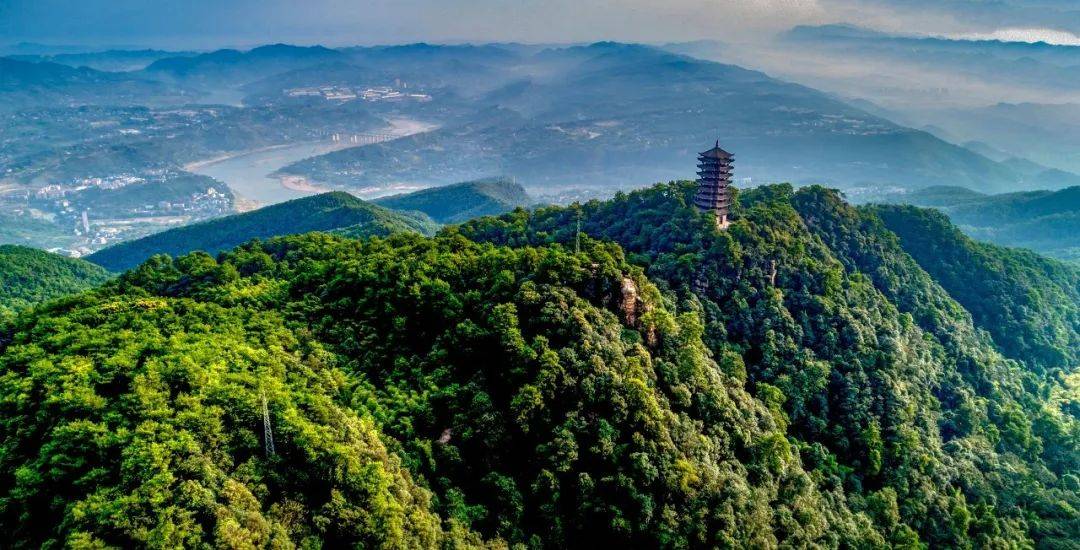 国家级自然保护区和国家级风景名胜区共称重庆主城的四大山脉和铜锣山