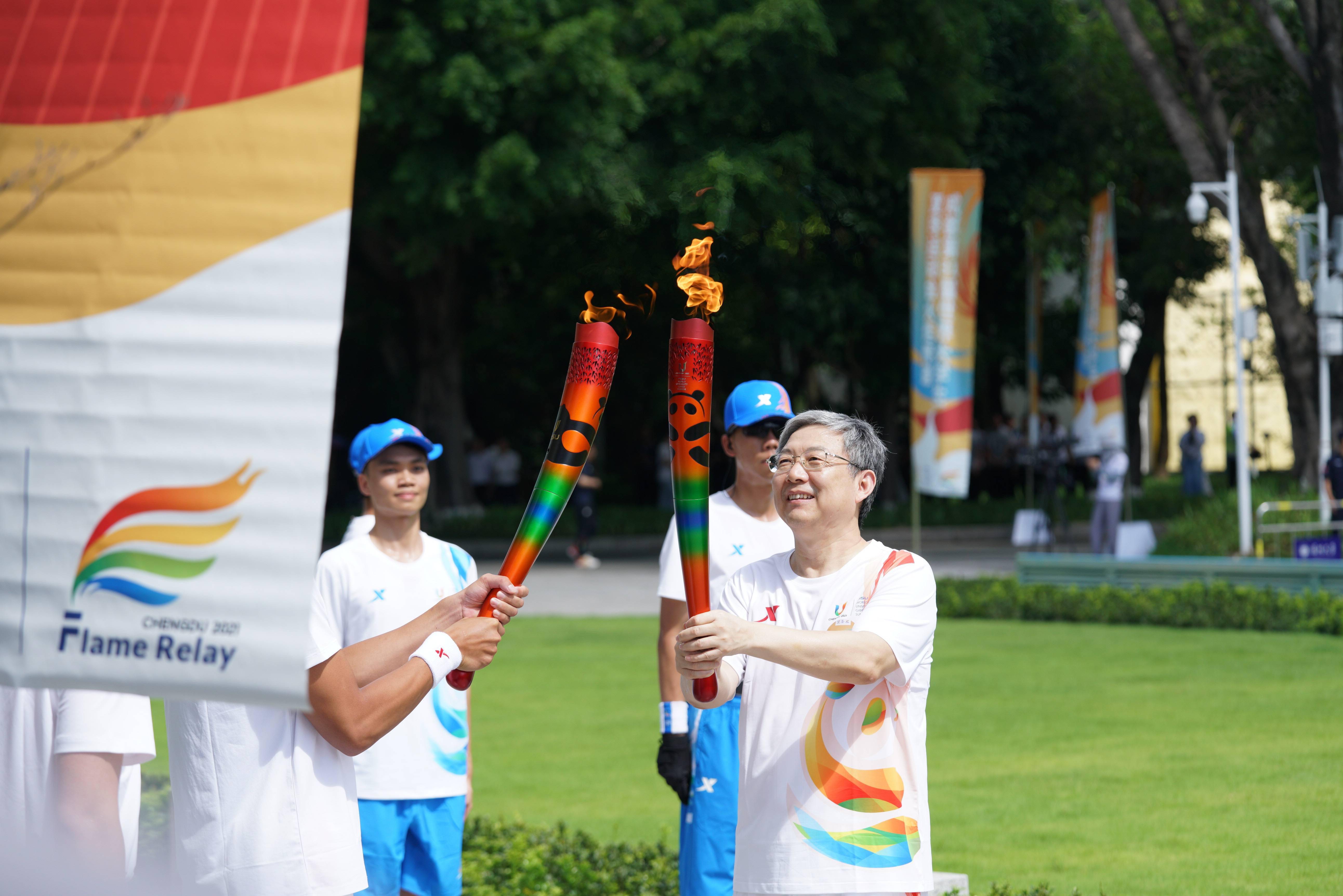 第31屆世界大學生夏季運動會火炬傳遞在深圳大學舉辦_成都_大運_得主