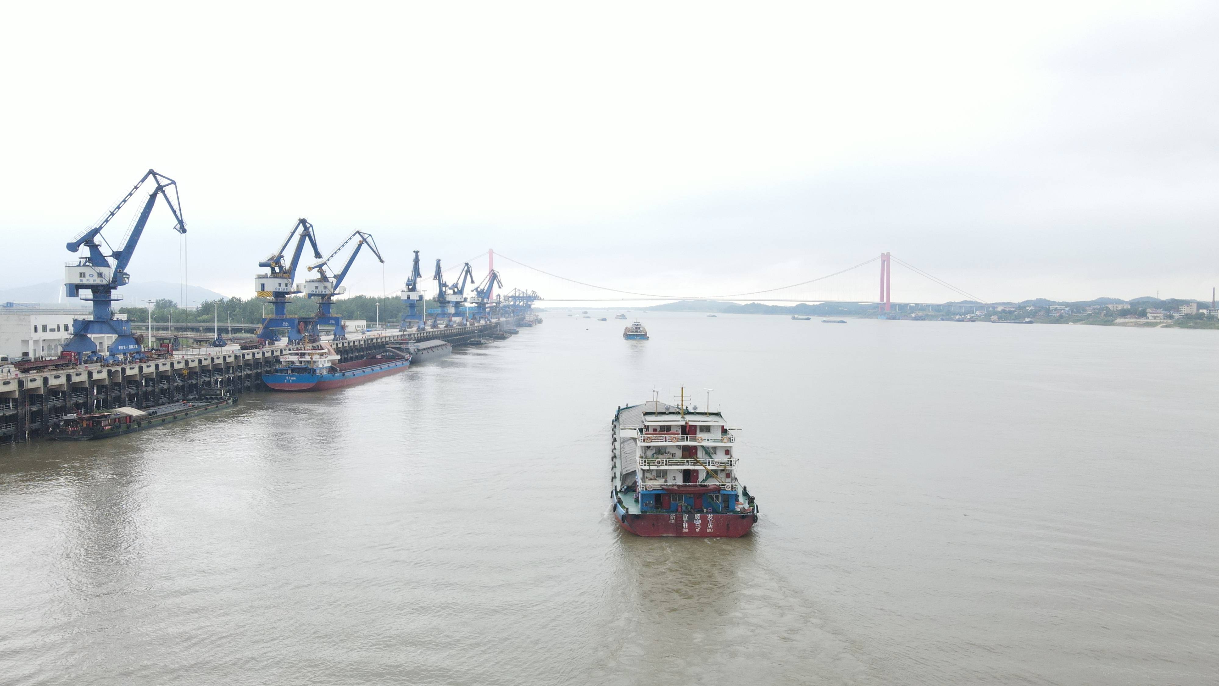 黄石港的新生:散小乱差没了,将建成长江中上游最大单体港