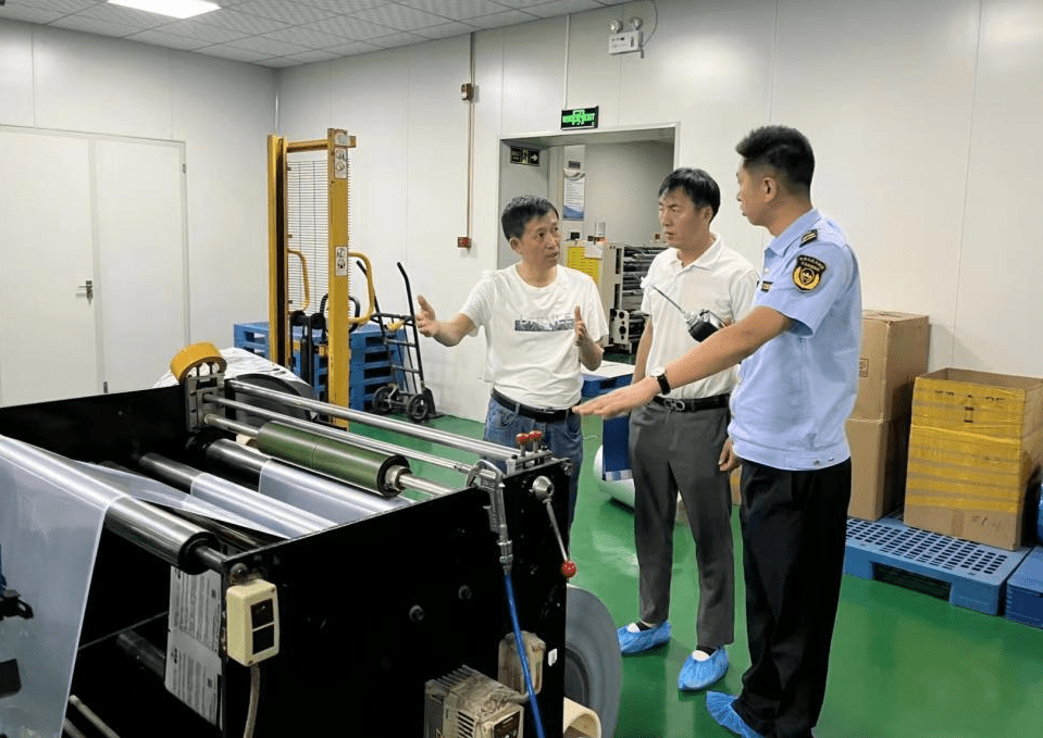 在西安松林森彩印有限公司,西咸新区宏大包装有限公司,西安康德包装