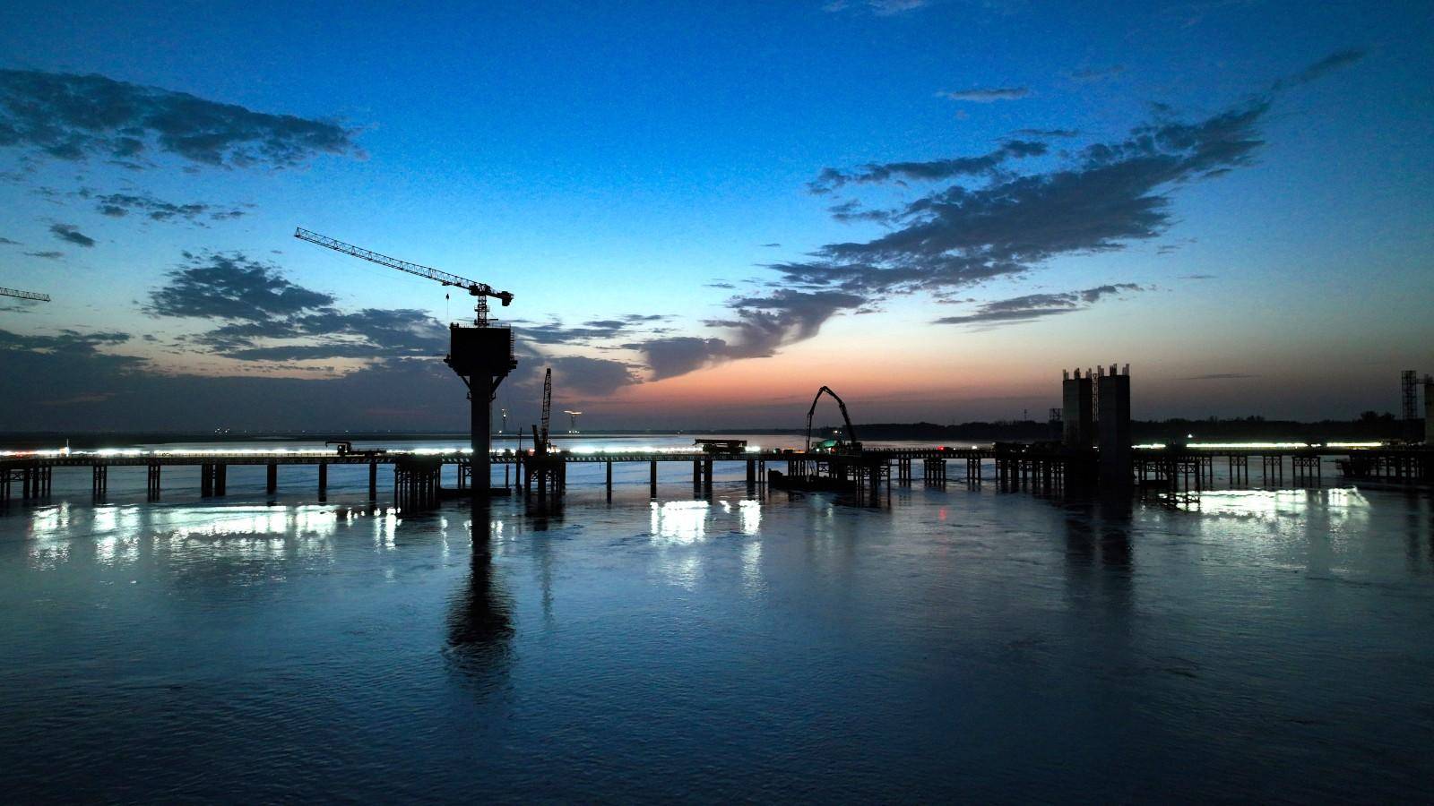 g230封丘至开封黄河大桥及连接线工程桩基施工完成_项目_质量_进度