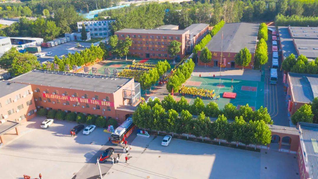 直击保定泽龙学校中考第一天~_送祝福_考场_考试