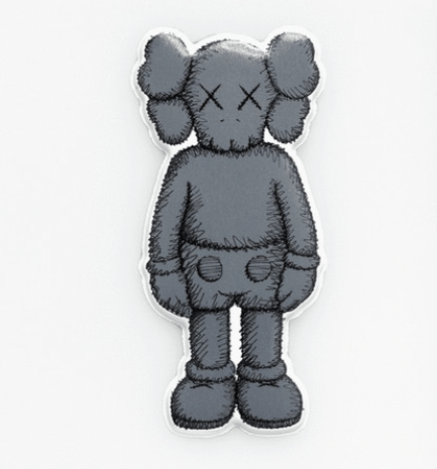 这座由美国艺术家kaws设计的青铜雕塑,名为"clean slate",高约21英尺