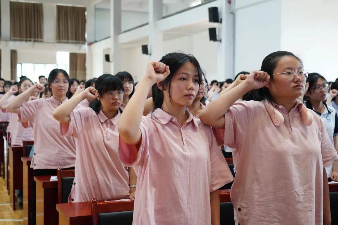 祁门一中隆重举行2023届高三毕业典礼_part_安徽_母校