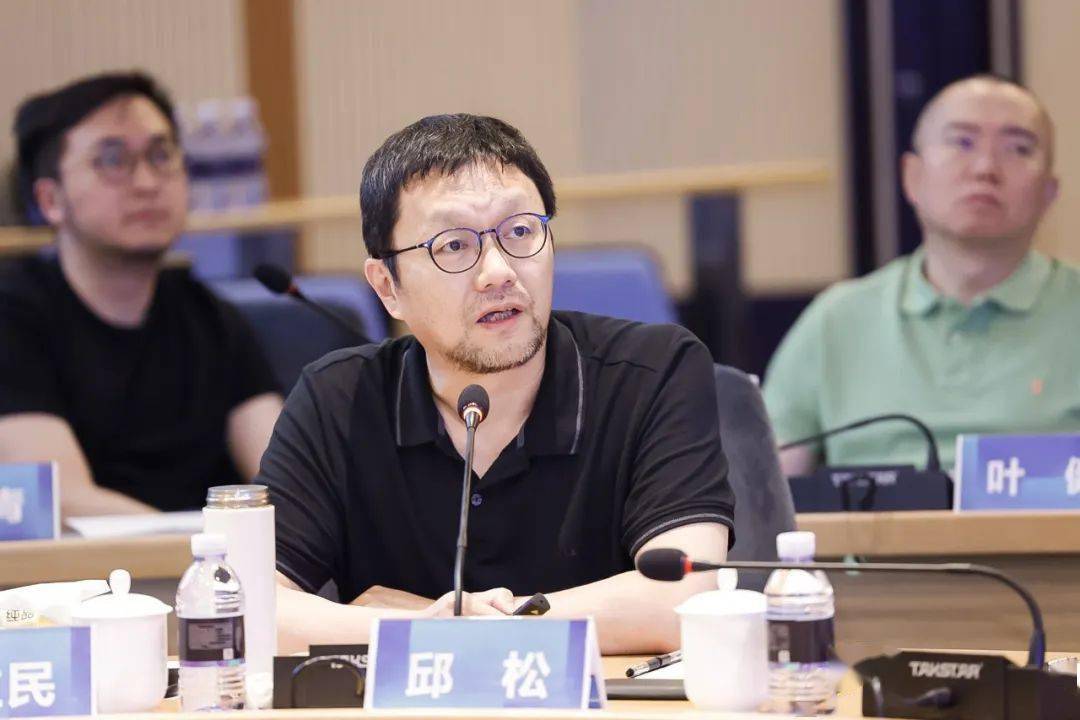 清华大学美术学院基础教研室主任邱松邱松从师资情况,国内外基础教育