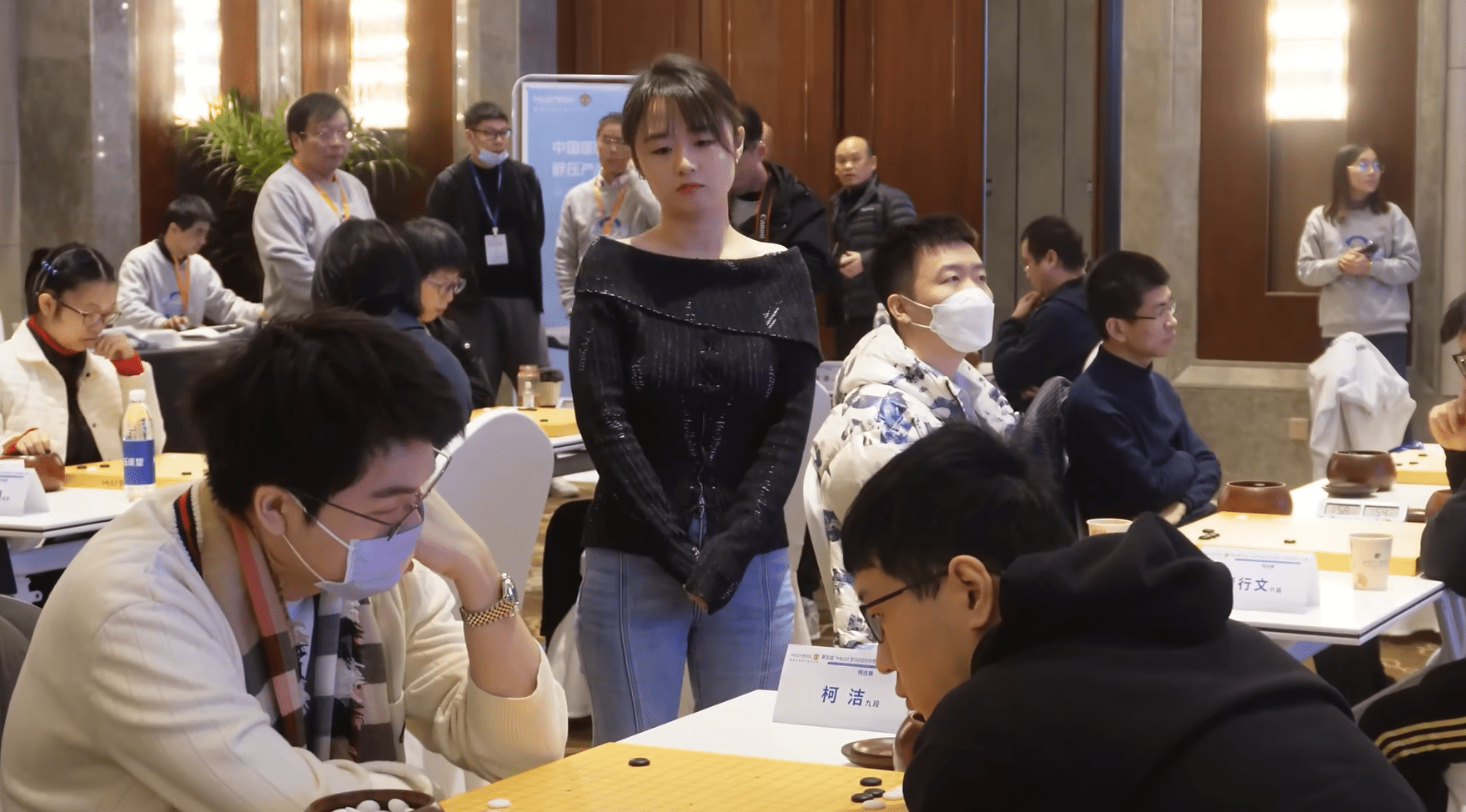 直播破防后走红,棋手战鹰在挫折中学会与自己和解|专访_围棋_评论