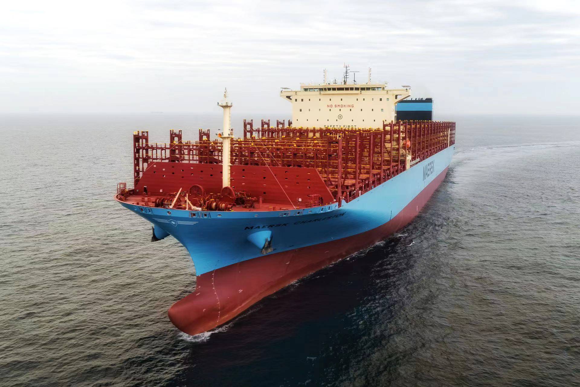 55万箱集装箱船首制船命名交付 沪东中华提前实现"时间过半,任务过半"