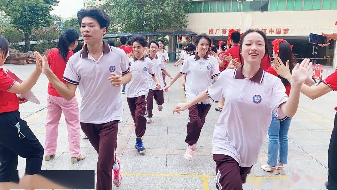 厚街设竹溪中学,湖景中学以及海月学校三个考点.