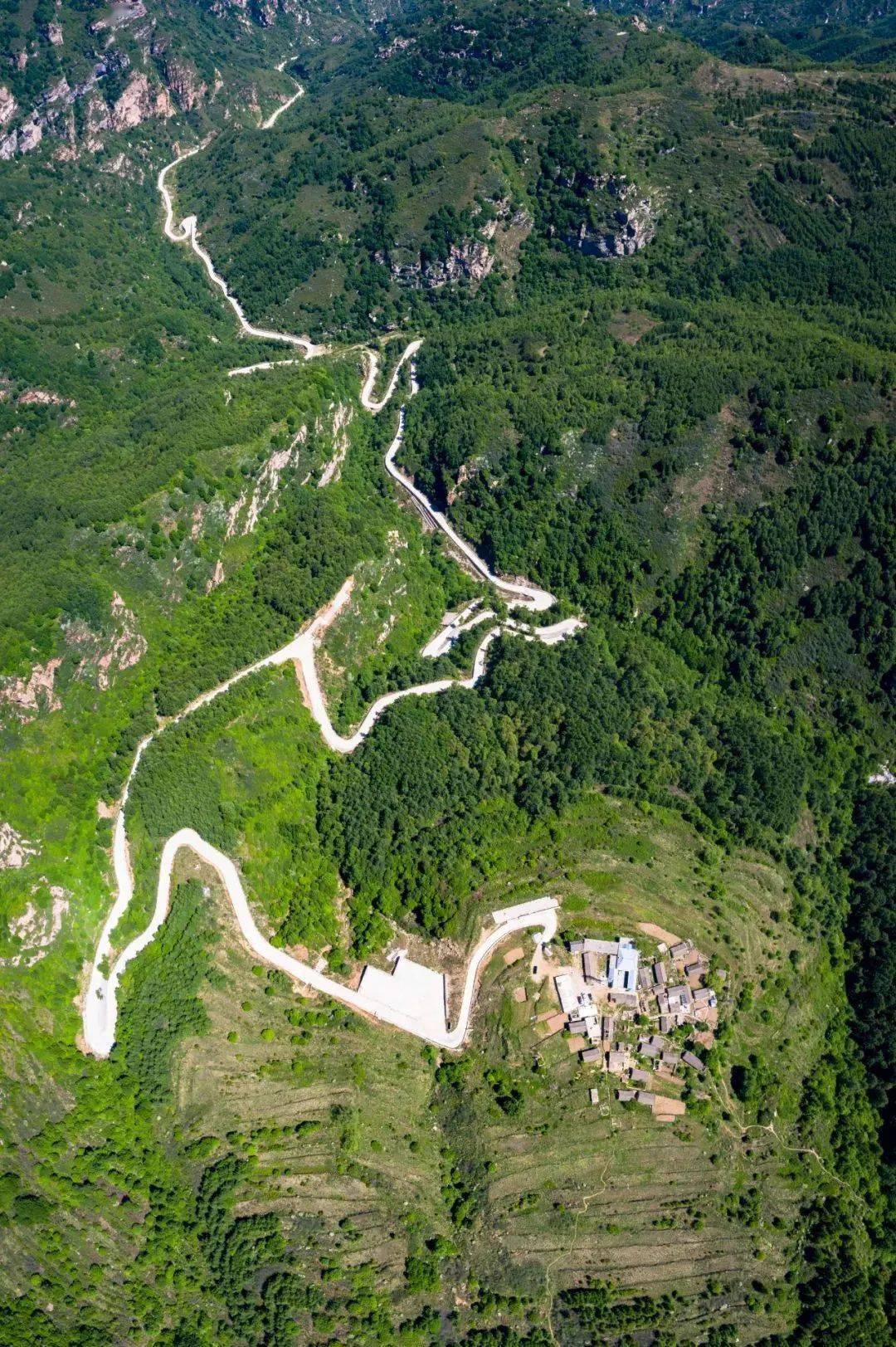 阜平辽道背自然风景区图片