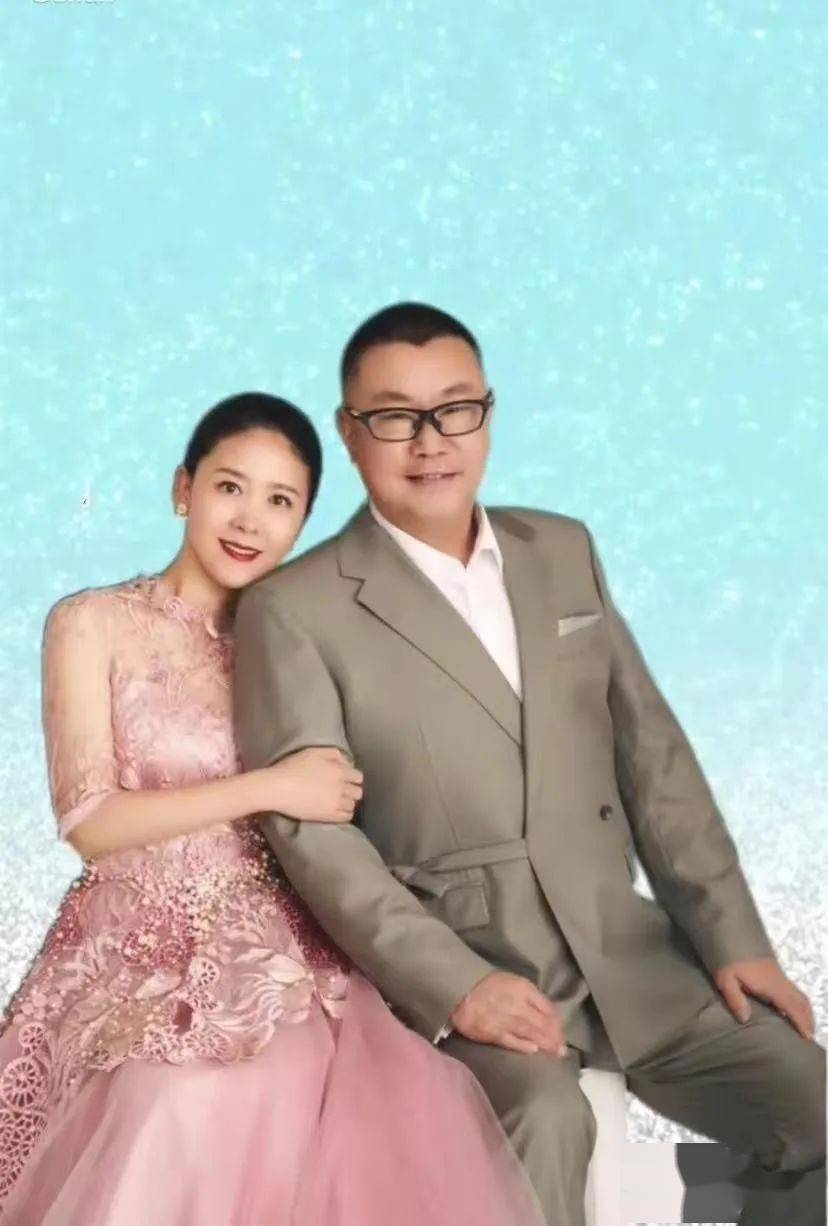 尹相杰携小16岁爱妻商演捞金!