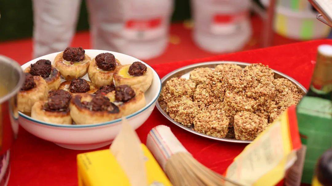 本周五起,来神女湖广场感受藏地文化,惠购藏地特产!_察雅县_两地_青稞