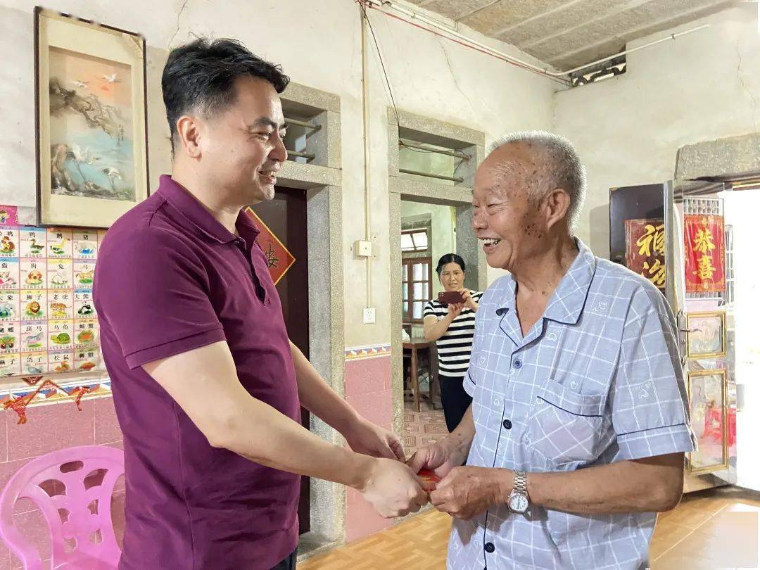 南安市领导到翔云镇开展走访慰问老党员活动_南商_仑苍_英都