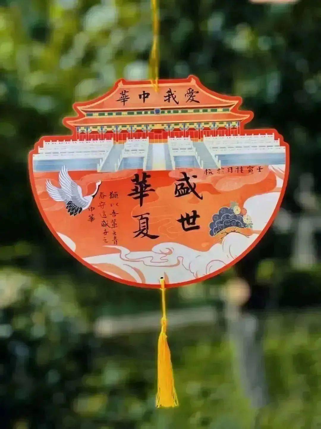 新闻与传媒学院 相梦娜左右滑动查看更多文学院 王钊左右滑动查看更多