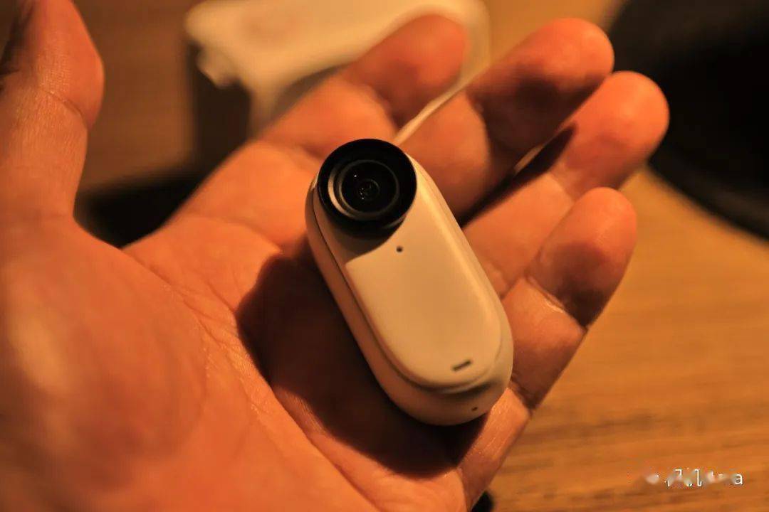 2290元值不值得买？拇指相机Insta360 GO 3上手玩！_防抖_续航_新机