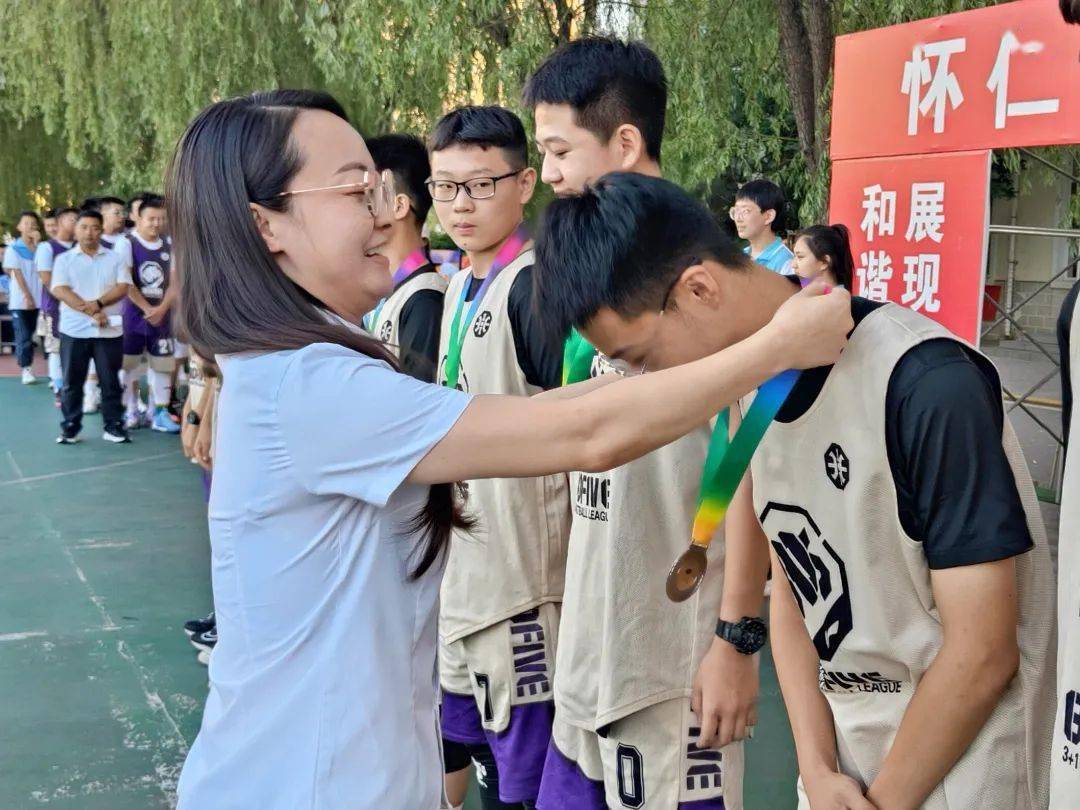 怀仁:名校内"爆发"激烈交锋!(图文)_峪宏_篮球_山西