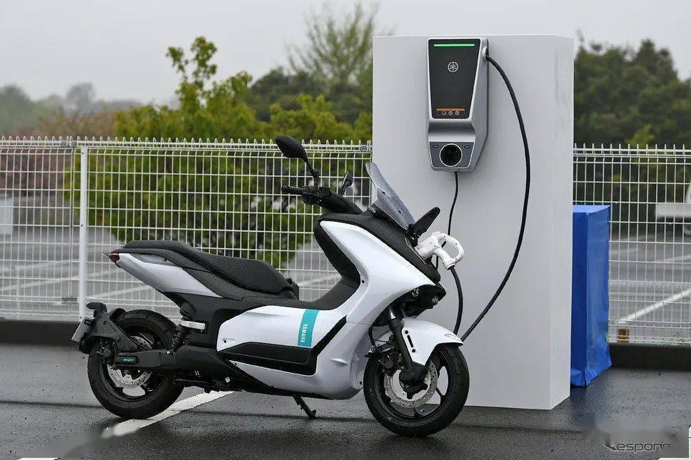 雅马哈还给新车配备了"vcu(类似牵引力控制)","bms(电池管理系统)"和"