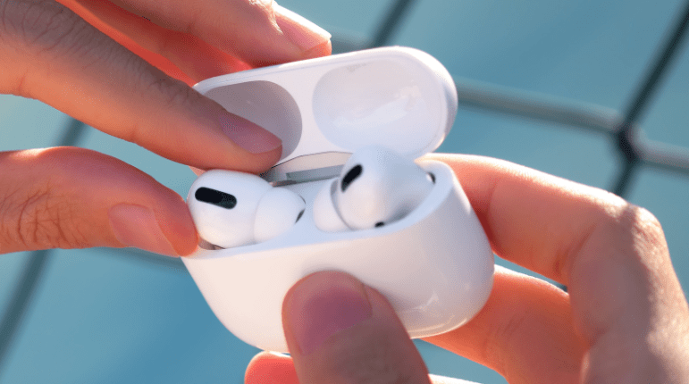 曝苹果AirPods Pro充电盒将换用USB-C接口，测听力功能开发中 