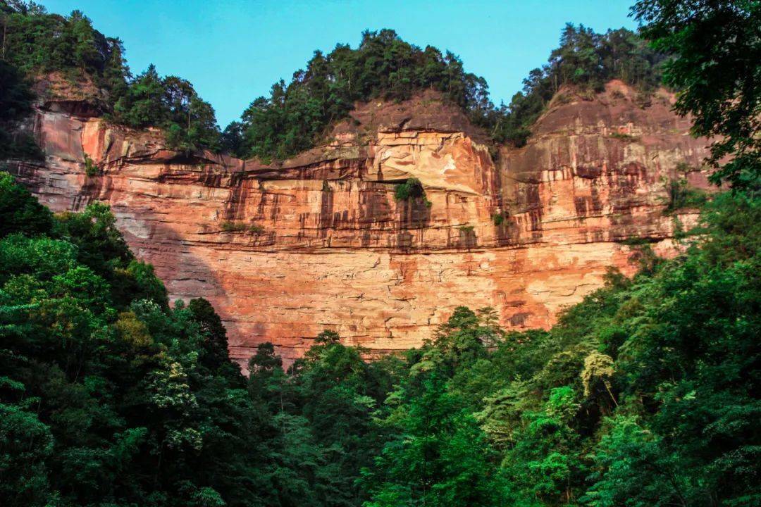 大自然的鬼斧神工!重庆的丹霞地貌有哪些