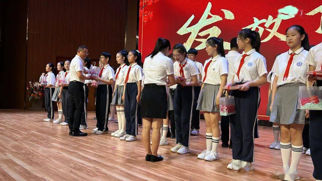 商丘工学院附属兴华学校六年级毕业典礼_祝福_学子_母校