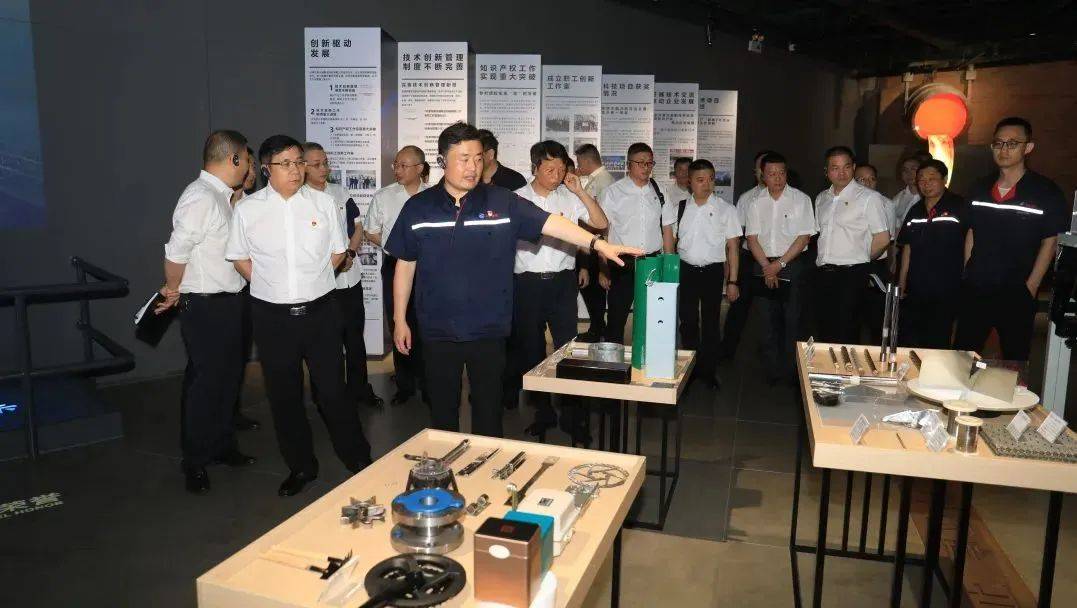 曾任华菱钢铁总经理_方大特钢_董事长_炼钢