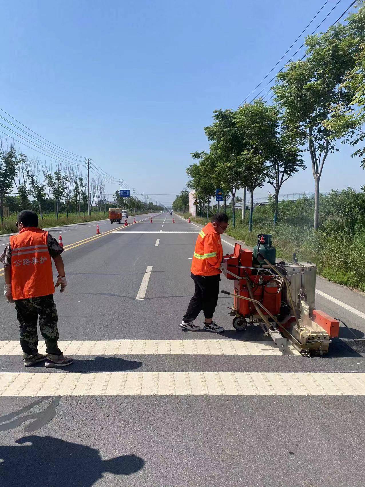 荥阳市交通运输局完善道路附属设施 减少安全隐患