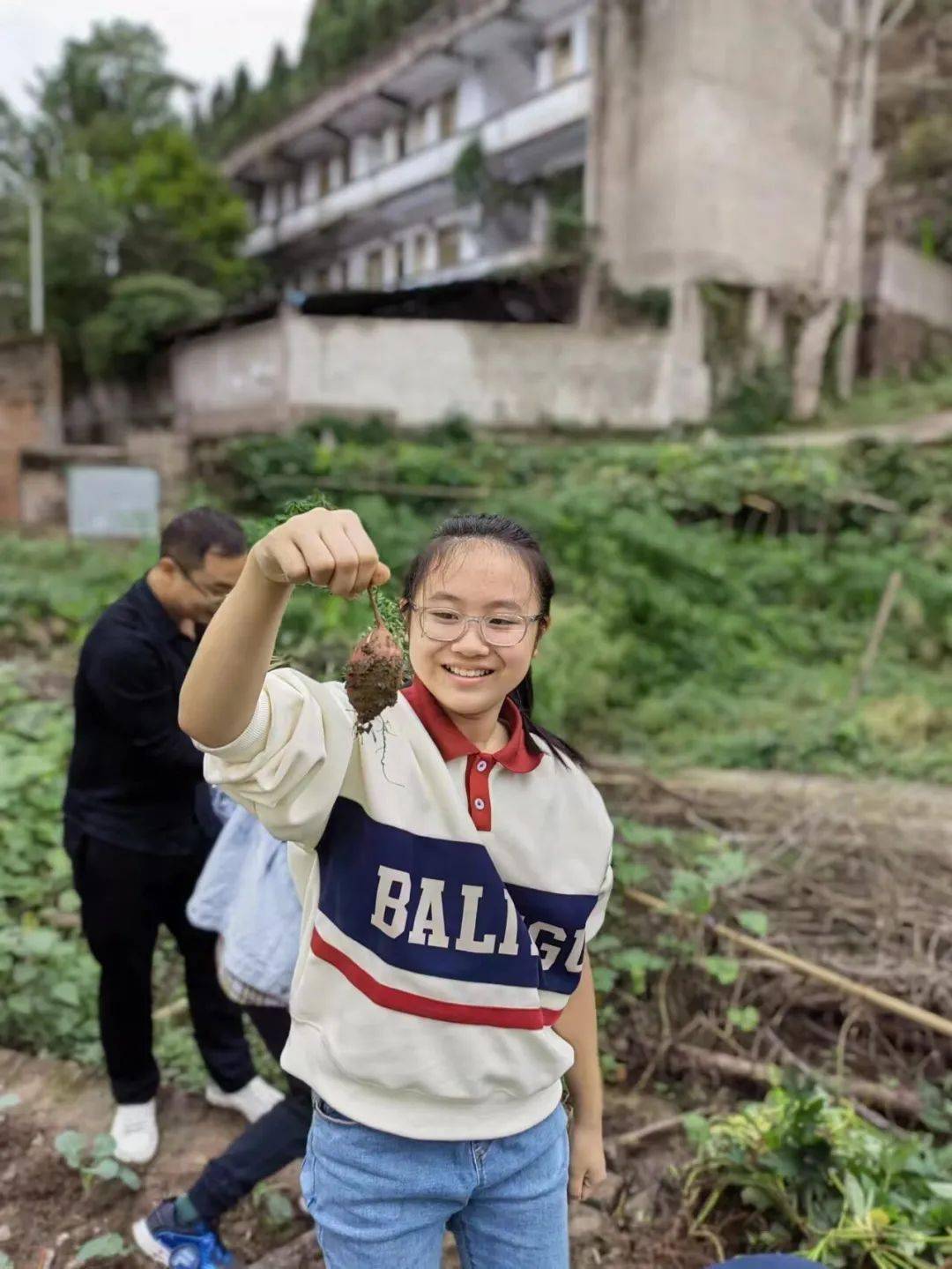 王梓好:射洪市第六小学校五年级5班王梓好品学兼优,曾获得2022年