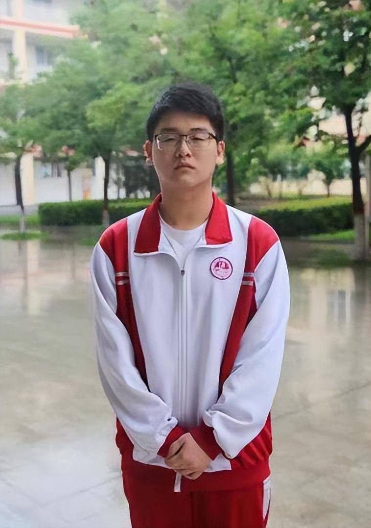 因为渭南中学是一所新办学校,没有历史沉淀.