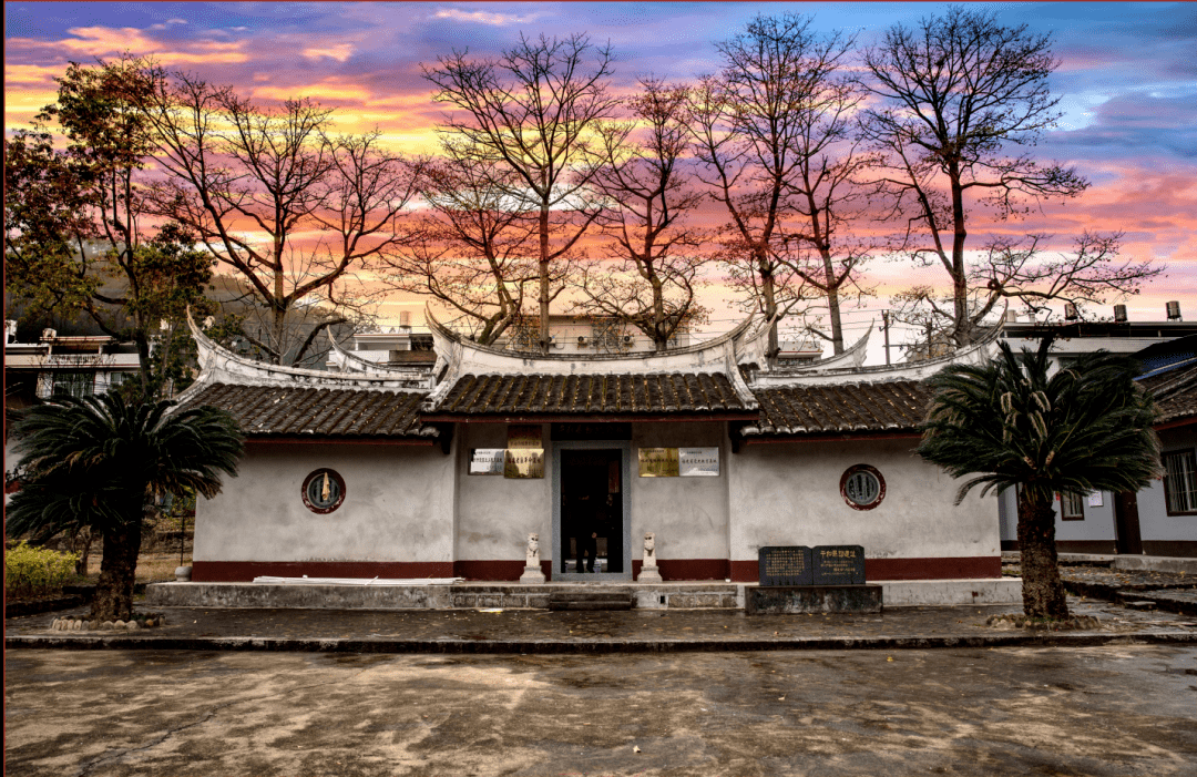 图片来源于网络平和暴动纪念馆坐落于平和县革命传统重点老区长乐乡联