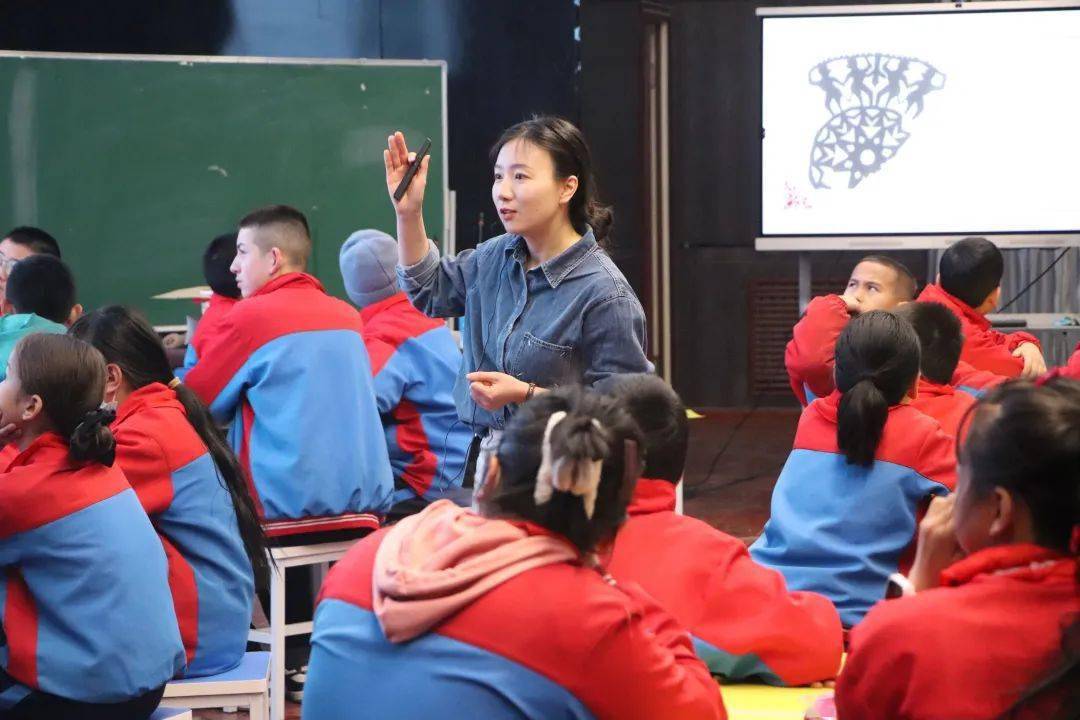 《中国教师报》:播下"有礼教育"种子_乌什县_衢州市_文化