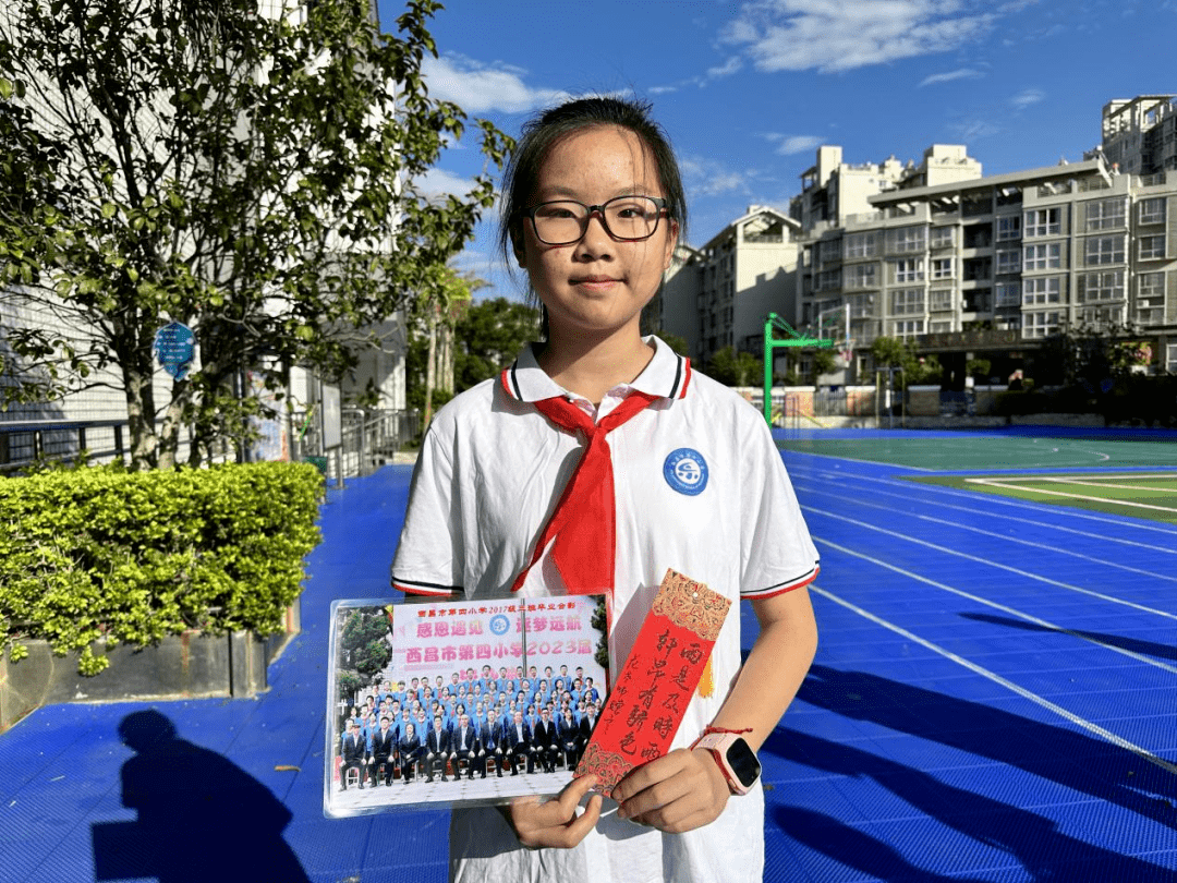 诗意的毕业礼物 西昌一老师为学生创作"专属"藏头诗_范胜华_祝福_书签