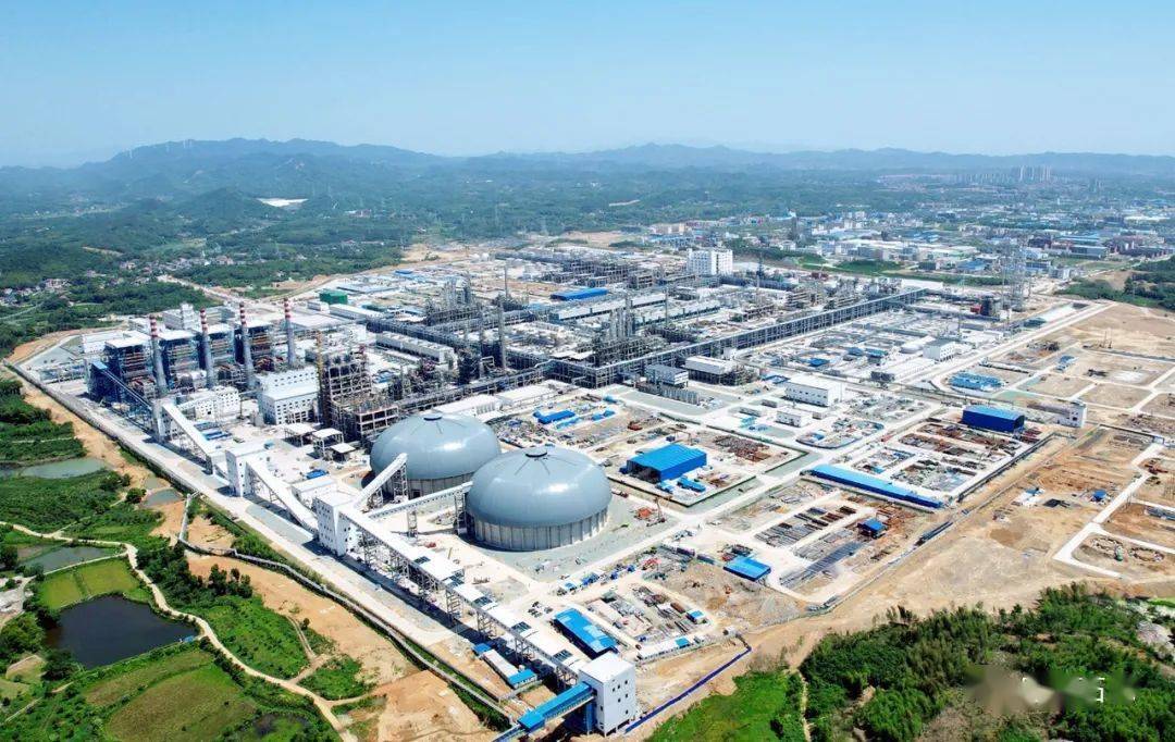 巴陵石化60万吨/年己内酰胺搬迁升级项目又一重要装置中交_生产_产业