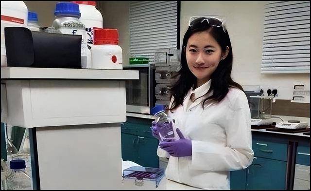 14岁上清华,24岁成美国博士,何碧玉扬言流落街头也不回国,为何_父母