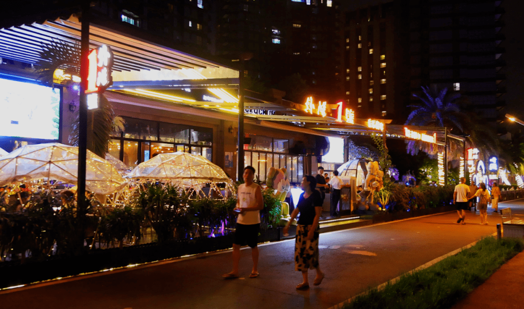 01 海口湾外滩酒吧街7 月 8 日 ～ 7 月 9 日,世纪公园附近中午前后