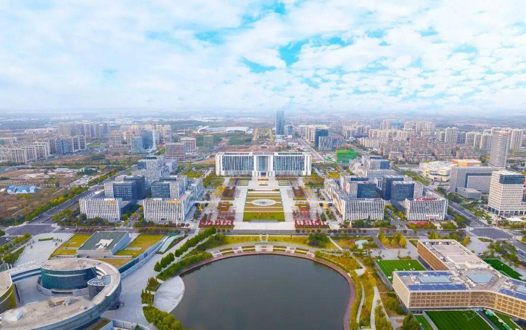 海信·翰墨择址即墨区创智新区中轴位置,坐享市民大厅,大悦·春风里等