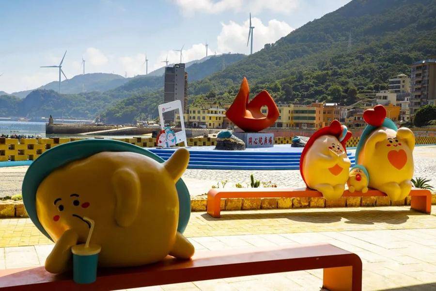 2023连江十大滨海旅游网红打卡点",包括同心鲍广场,旗冠顶,定海湾沙滩