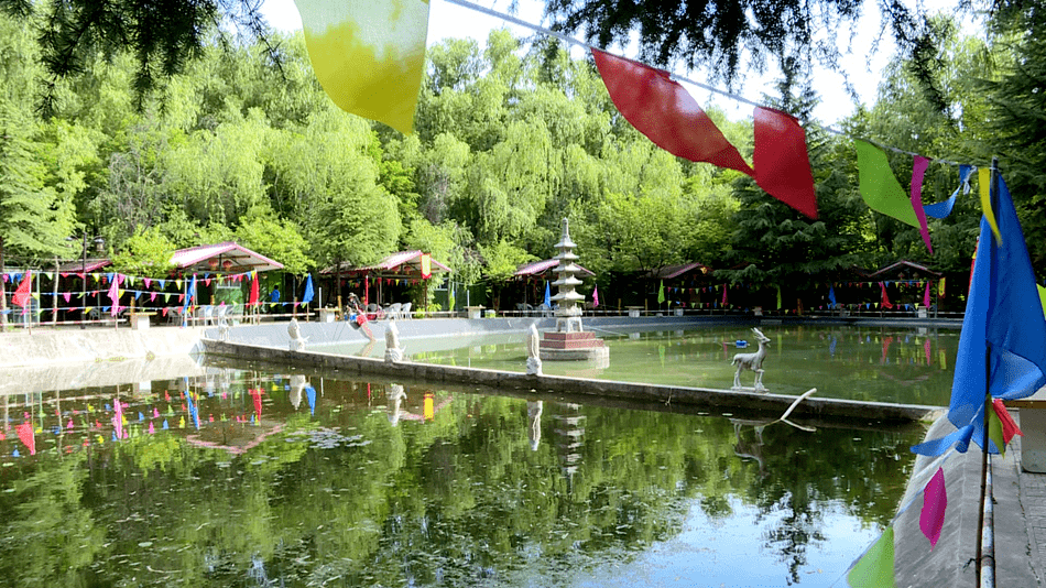 夏日休闲纳凉正当时 麦积区乡村旅开云 开云体育平台游迎来高潮