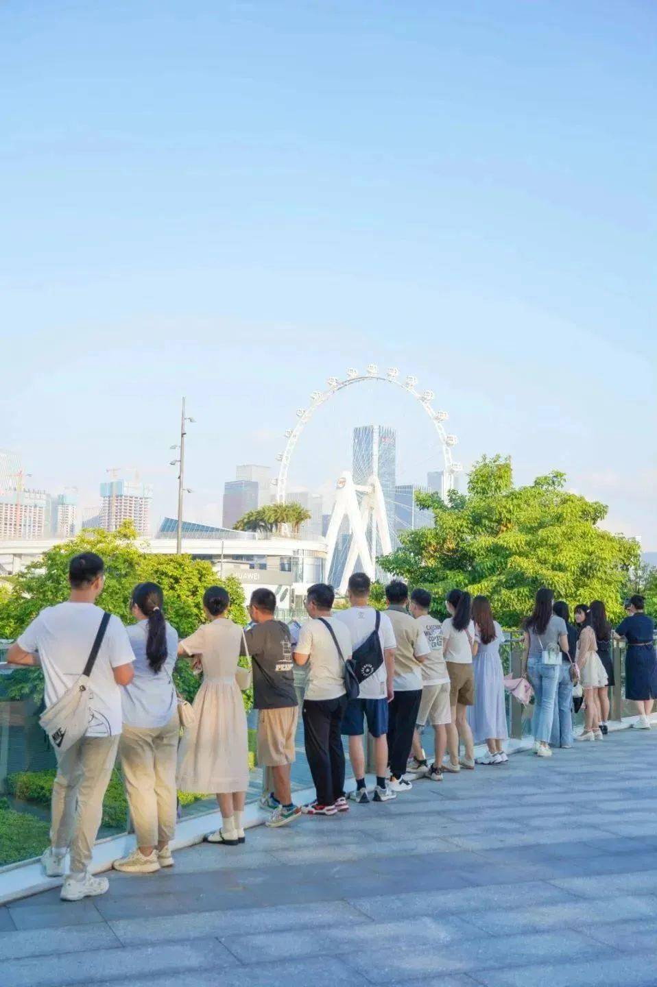 摩天轮下ta们浪漫邂逅~一起来接受甜蜜暴击_教育_宝安区_嘉宾