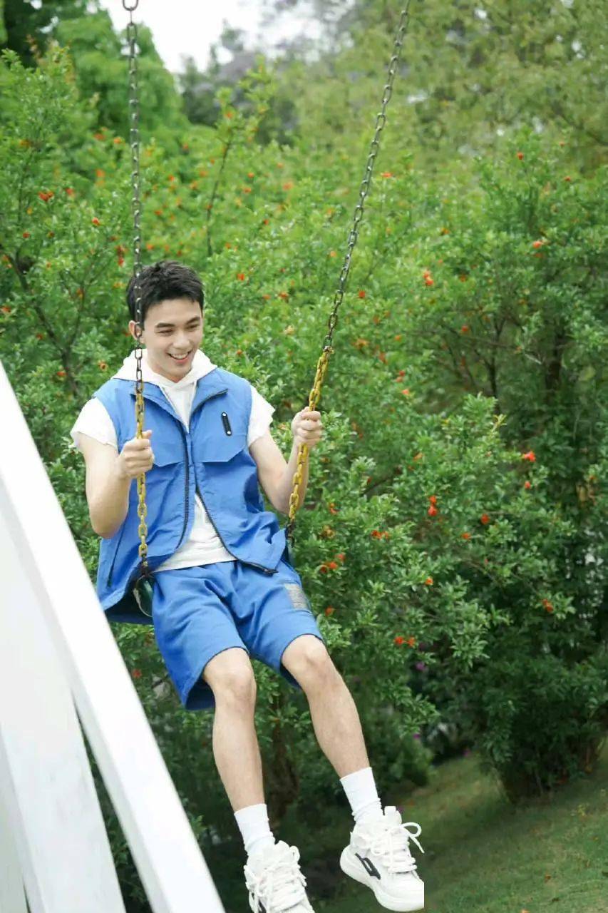 谭松韵轧戏实锤?杨洋成张翰2.0?吴昕整容复出?_什么_资源