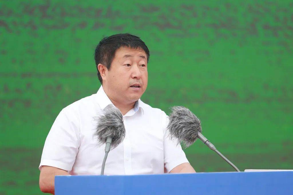 罗青在致辞中表示:锡林郭勒盟将以此为契机,始终胸怀"国之大者",继续