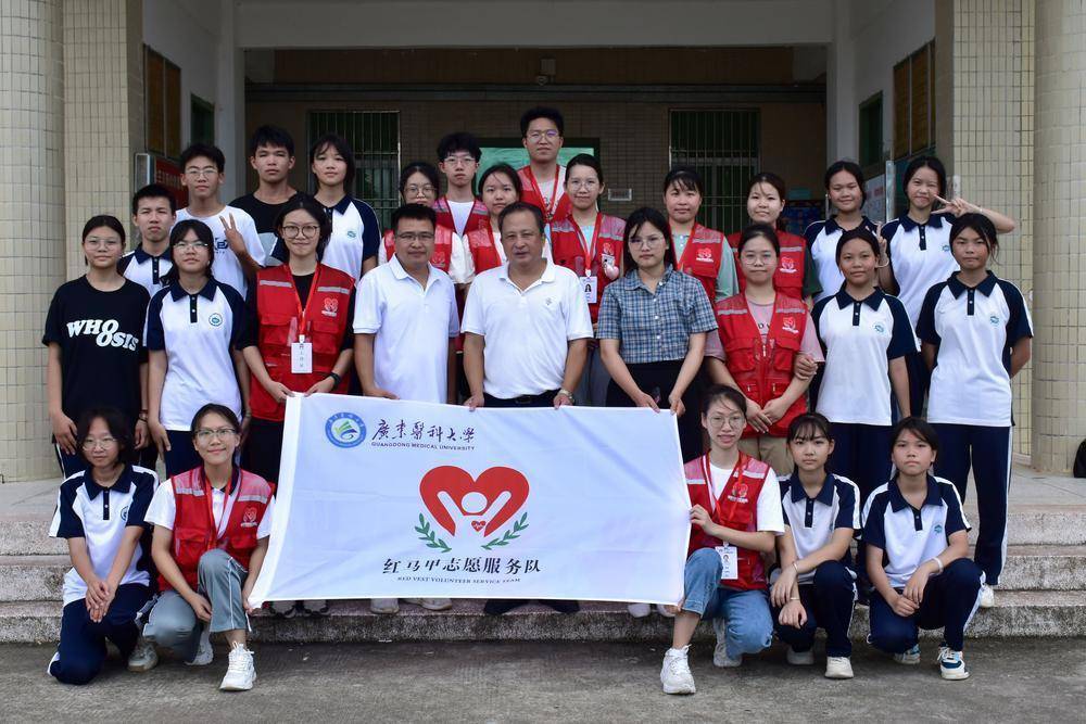 从7月10日开始,东莞职业技术学院人工智能学院,体育学院还到鳌江中学