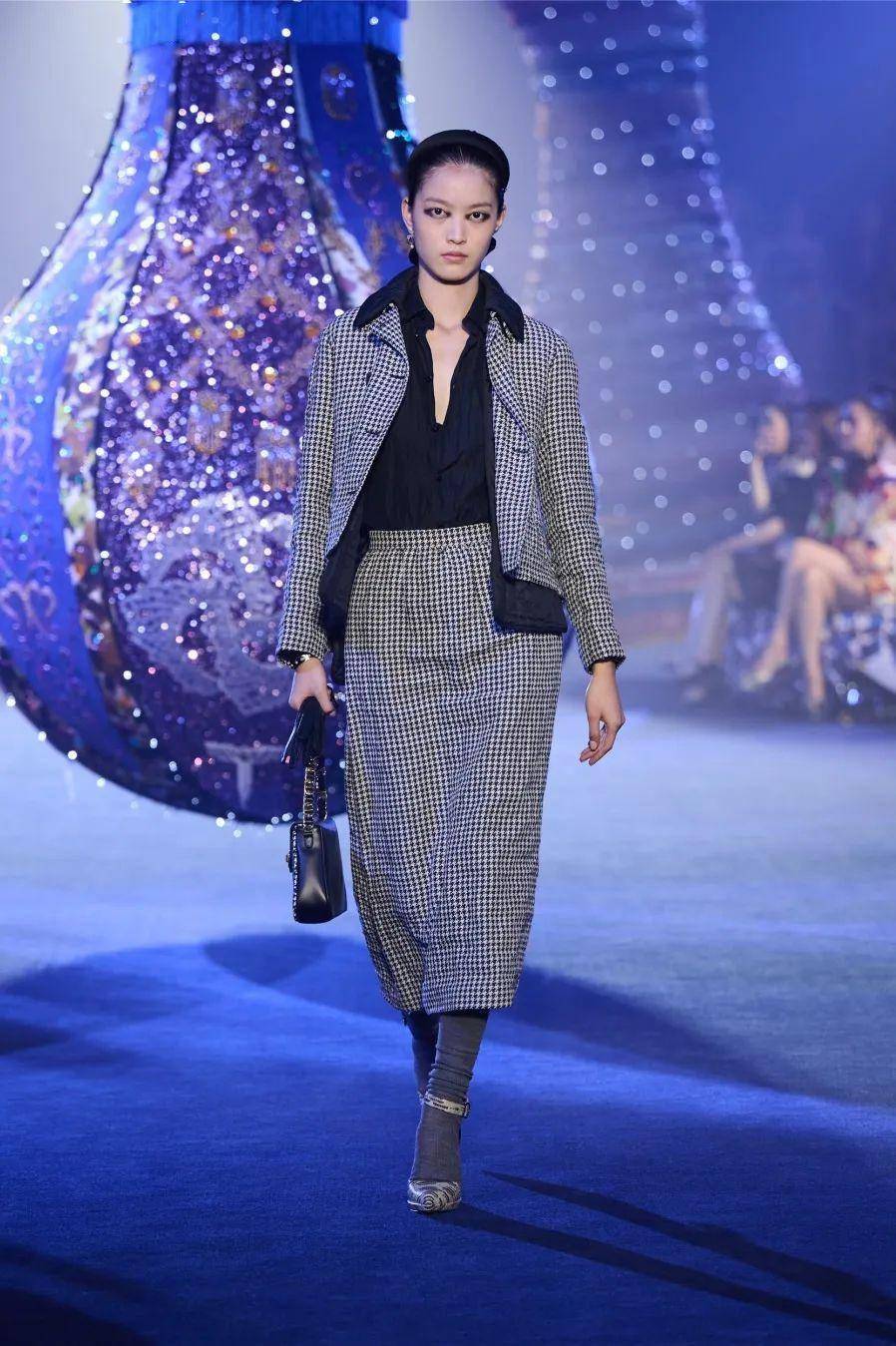 dior大秀,从巴黎穿越到了深圳_合作_中国_艺术